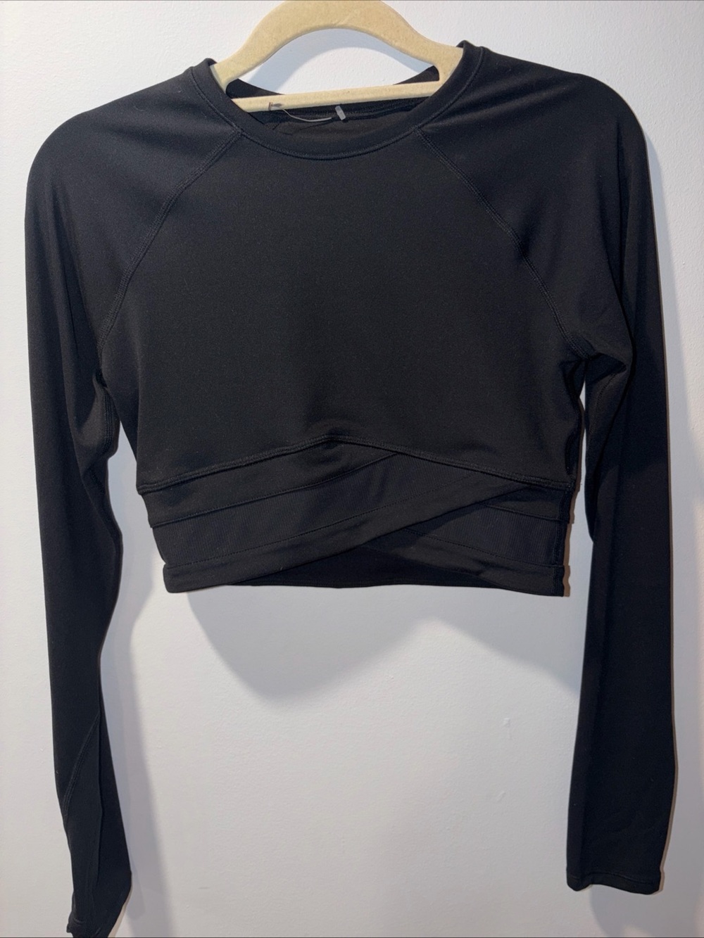 sweaty betty  Black Top Crop Long Sleeve Thumbhole Shirt Active Wear Athleisure